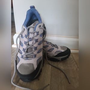 Merrell Women hiking shoes